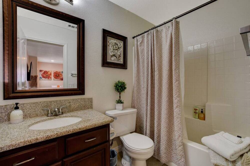 Photo of Bathroom in Rhodes Ranch