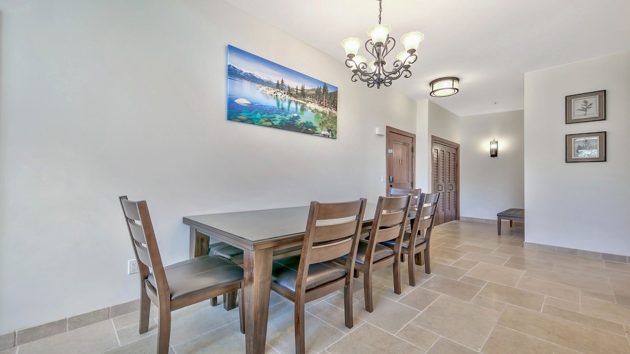 Photo of Livingroom in Lakeside Park