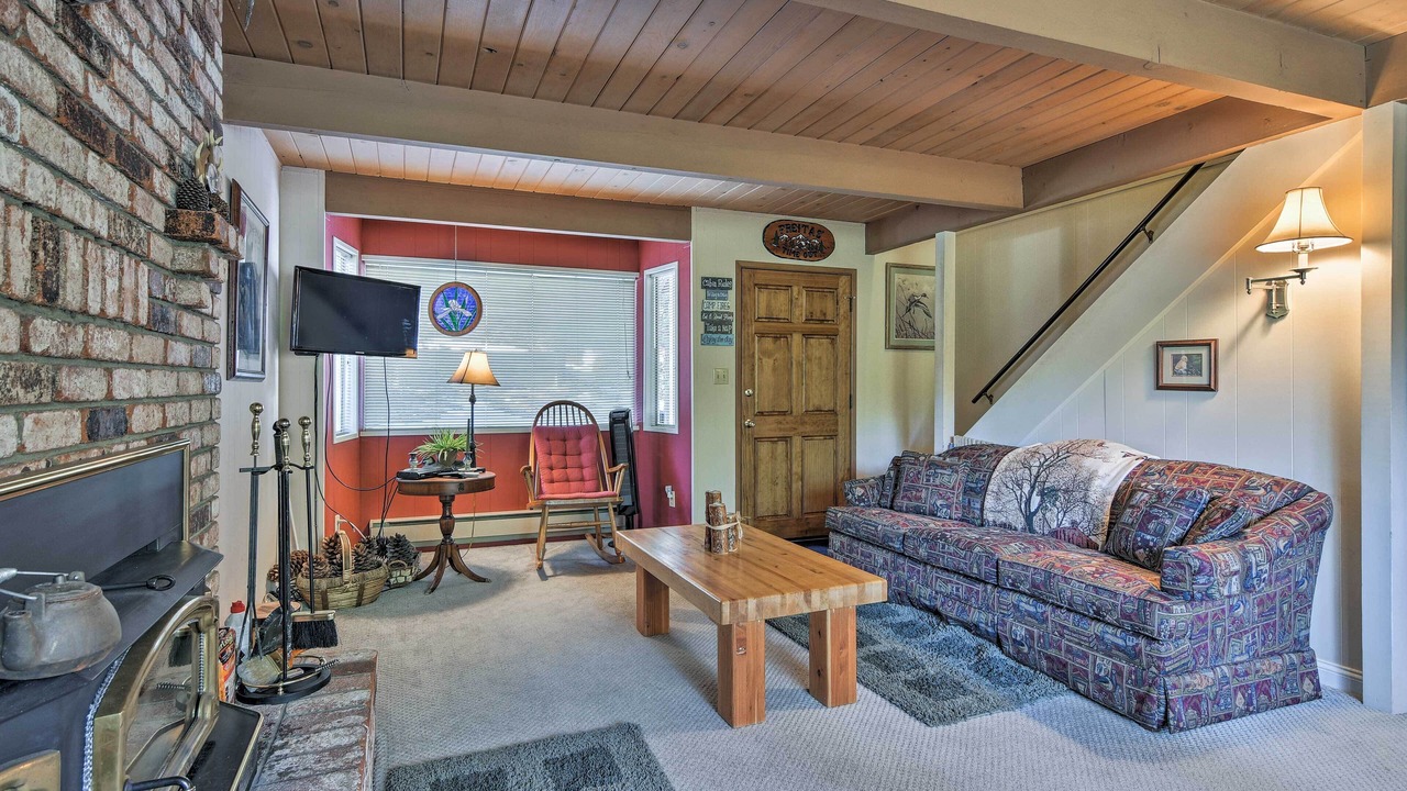 Photo of Livingroom in Mi-Wuk Village