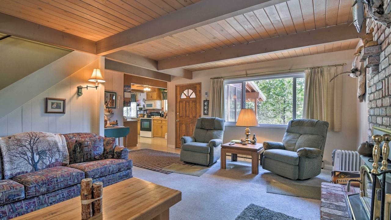 Photo of Livingroom in Mi-Wuk Village
