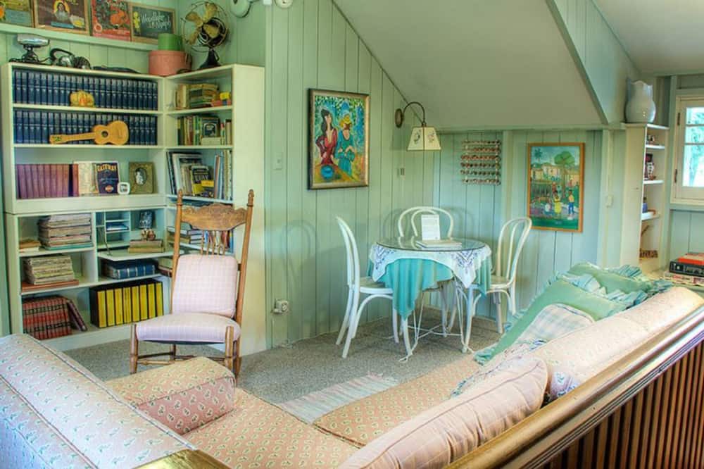 Photo of Livingroom in Woodlake