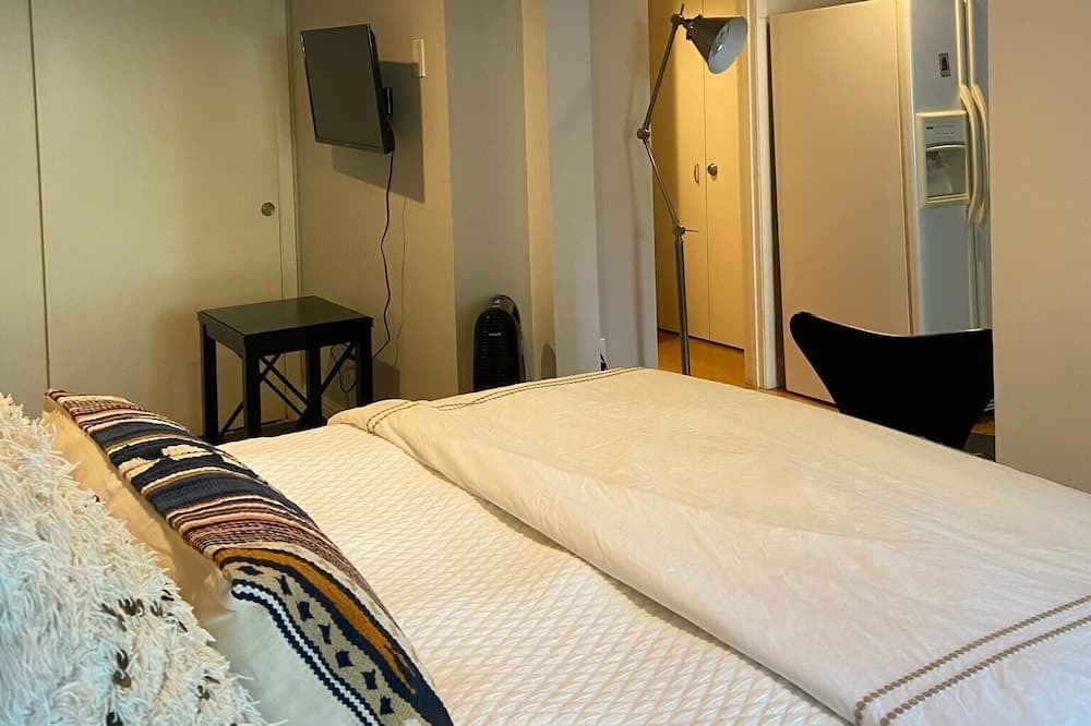 Photo of Bedroom in Lake Street