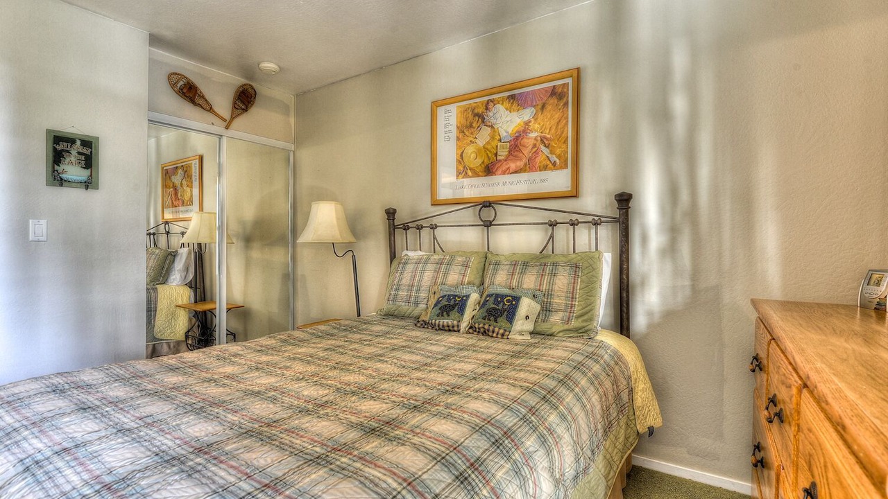 Photo of Bedroom in Dollar Point