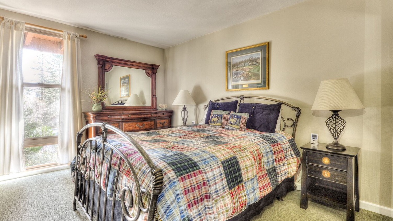 Photo of Bedroom in Dollar Point