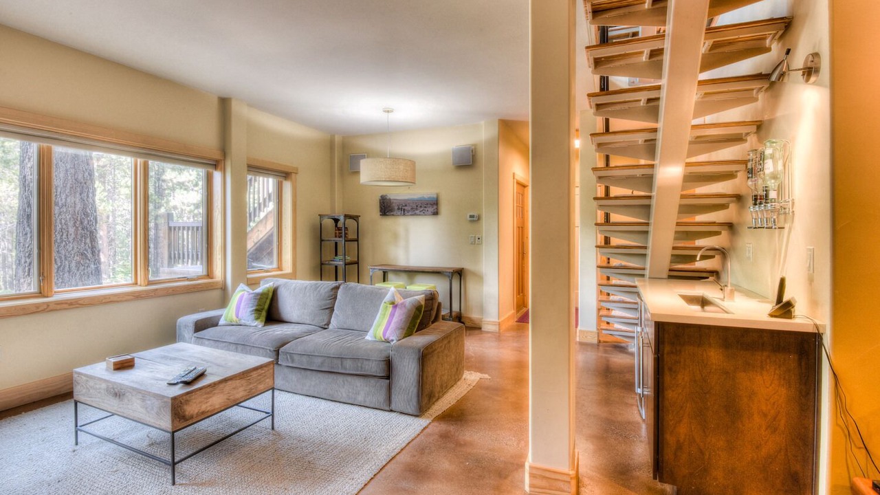 Photo of Livingroom in Country Club Estates