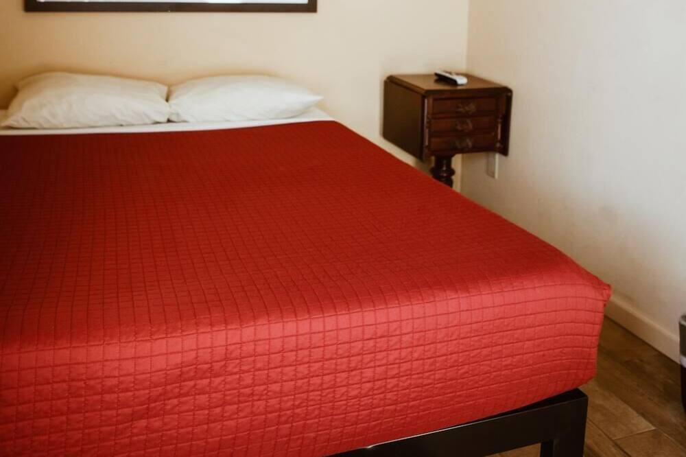 Photo of Bedroom in Tonopah