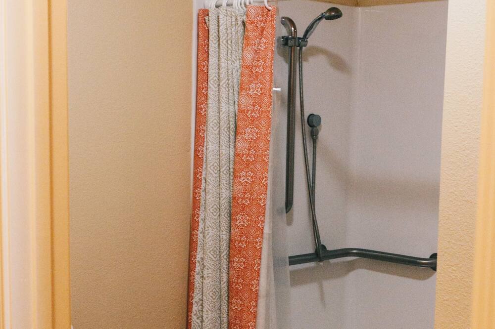Photo of Bathroom in Tonopah