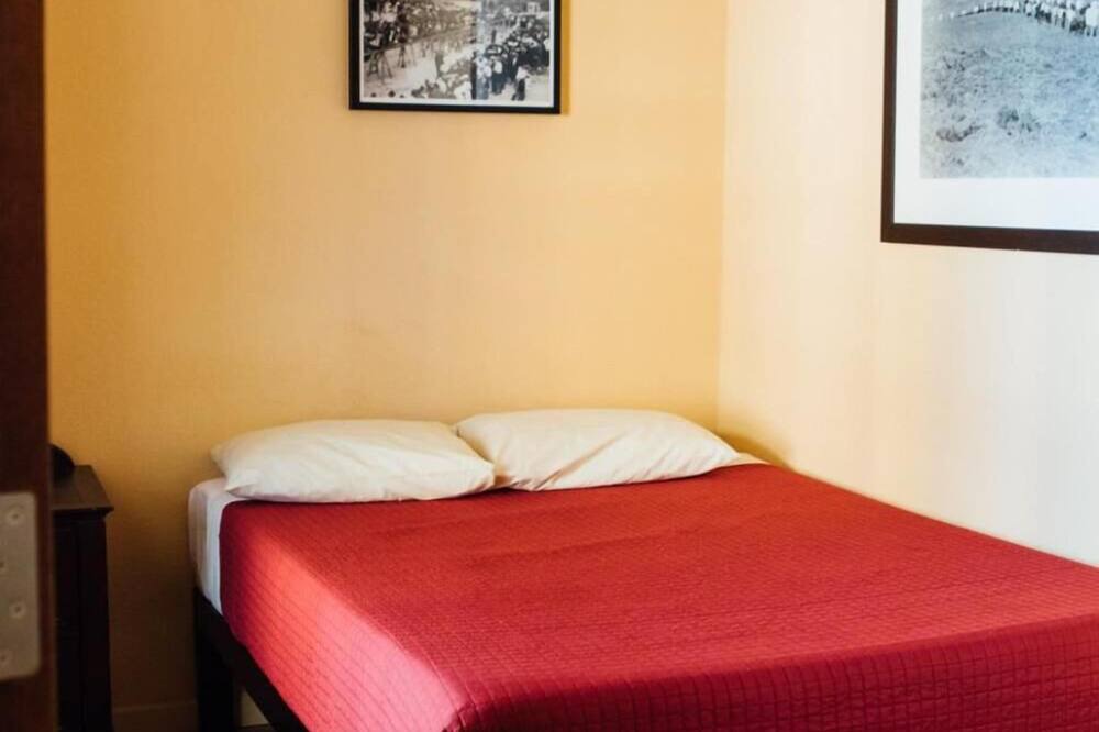 Photo of Bedroom in Tonopah