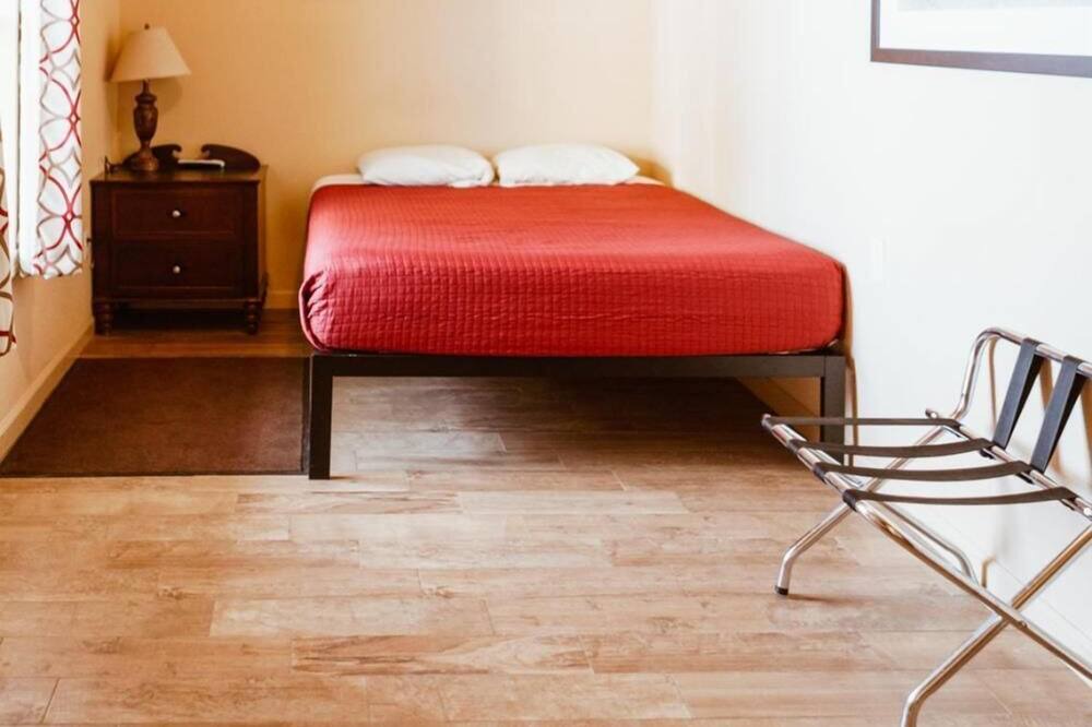 Photo of Bedroom in Tonopah