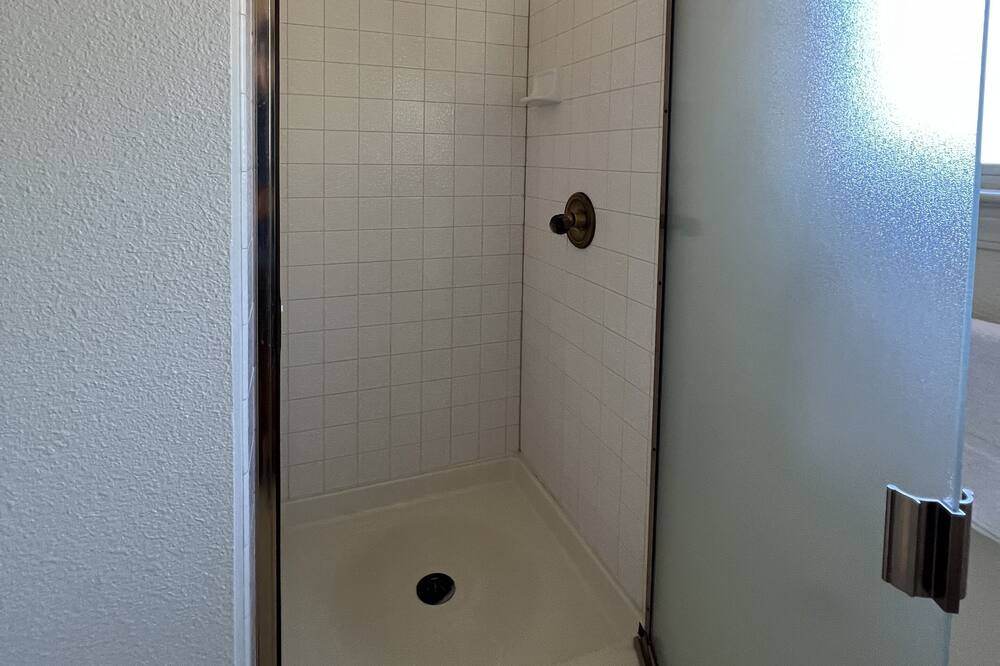 Photo of Bathroom in Oak Shores