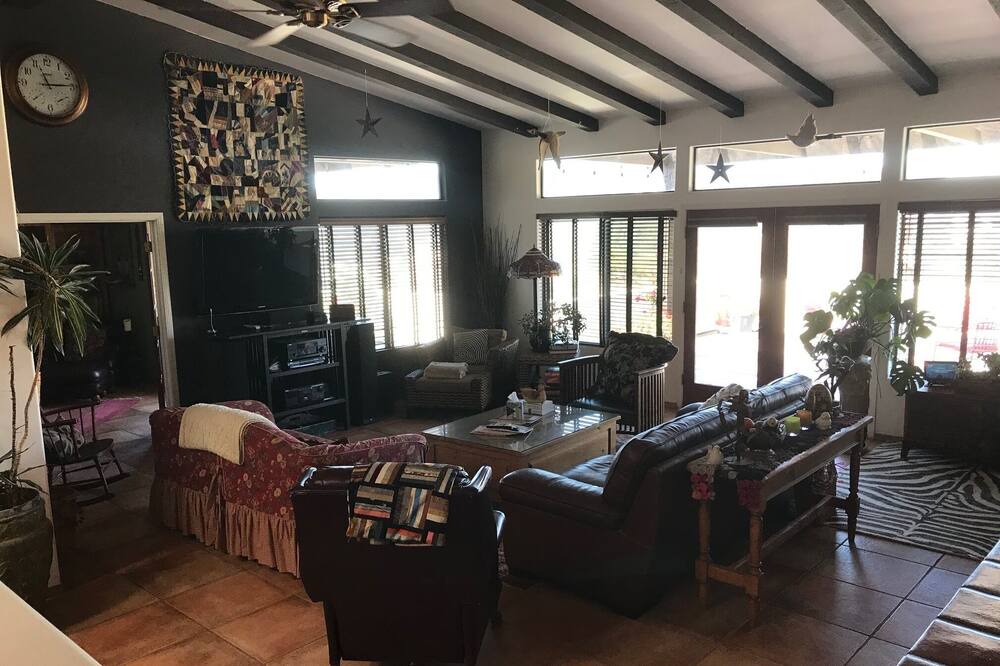 Photo of Bedroom in Atascadero