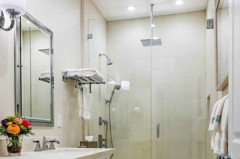 Photo of Bathroom in Moss Beach