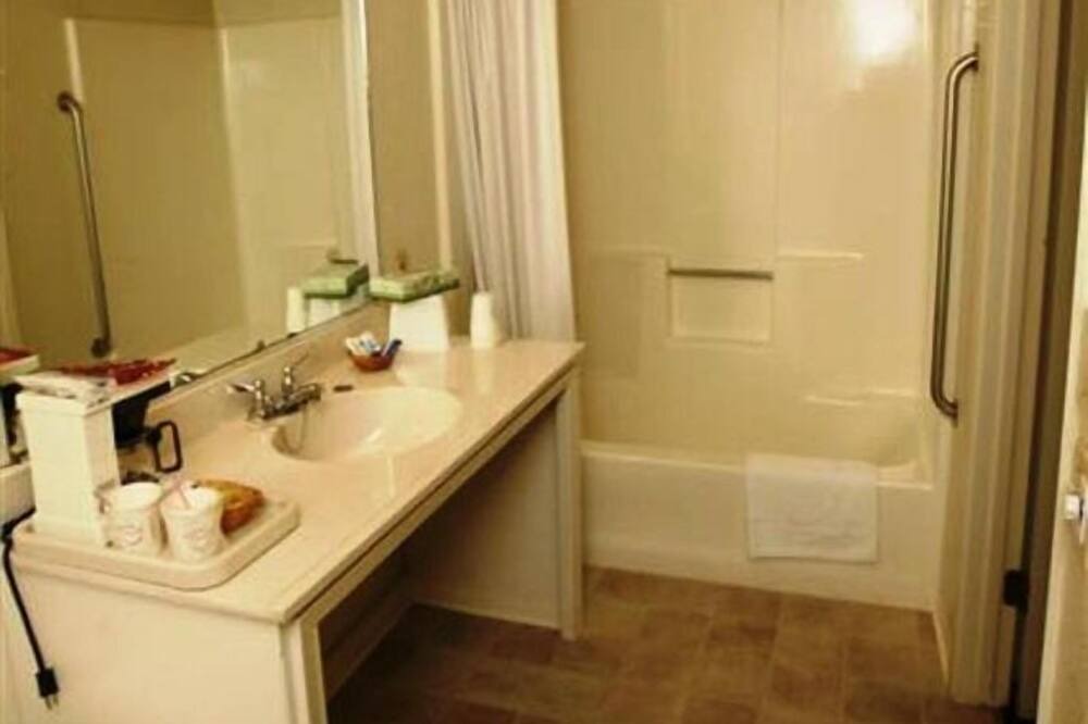 Photo of Bathroom in Mi-Wuk Village