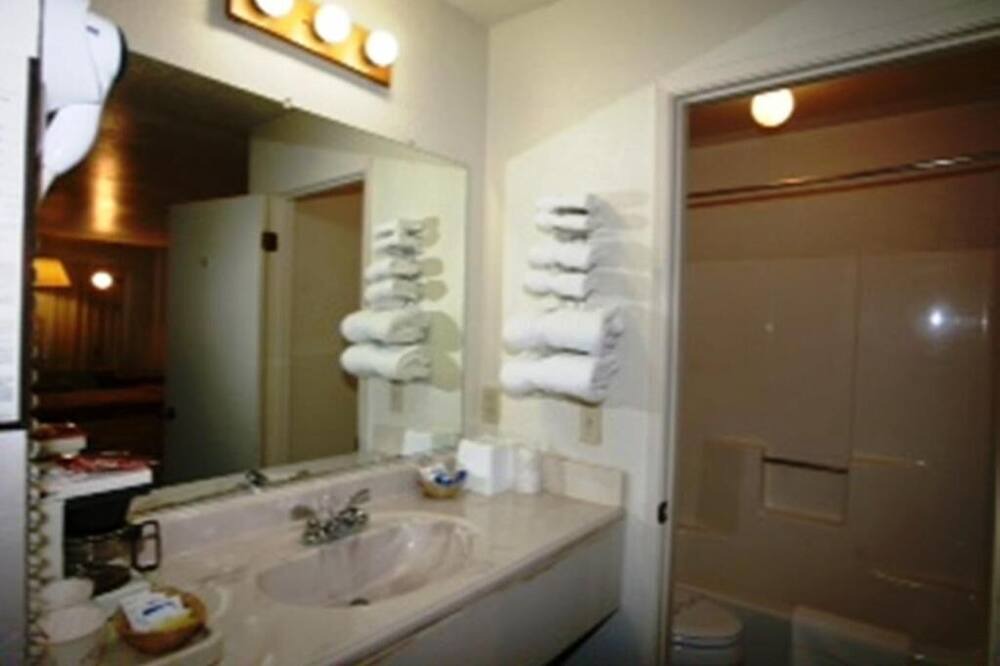 Photo of Bathroom in Mi-Wuk Village