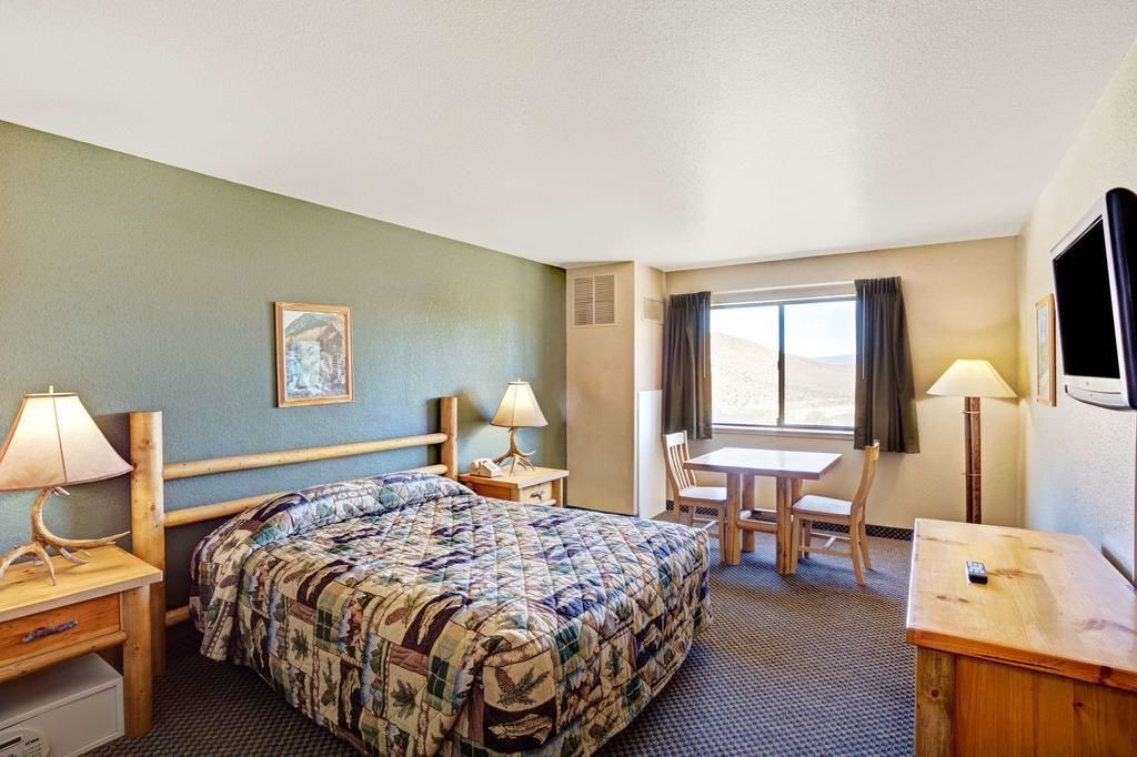 Photo of Bedroom in Topaz Lake