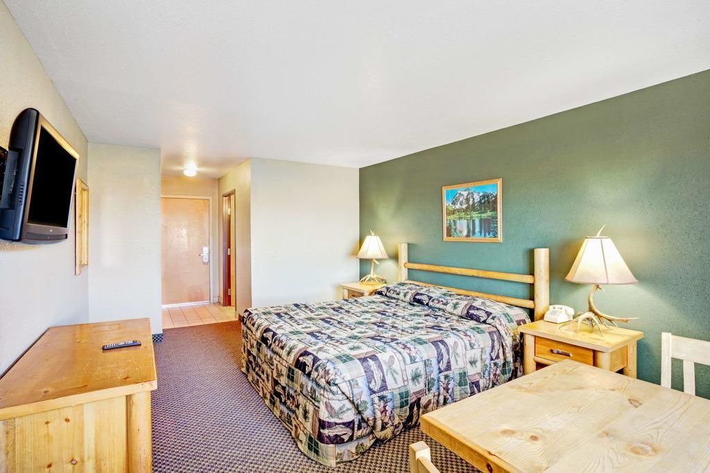 Photo of Bedroom in Topaz Lake