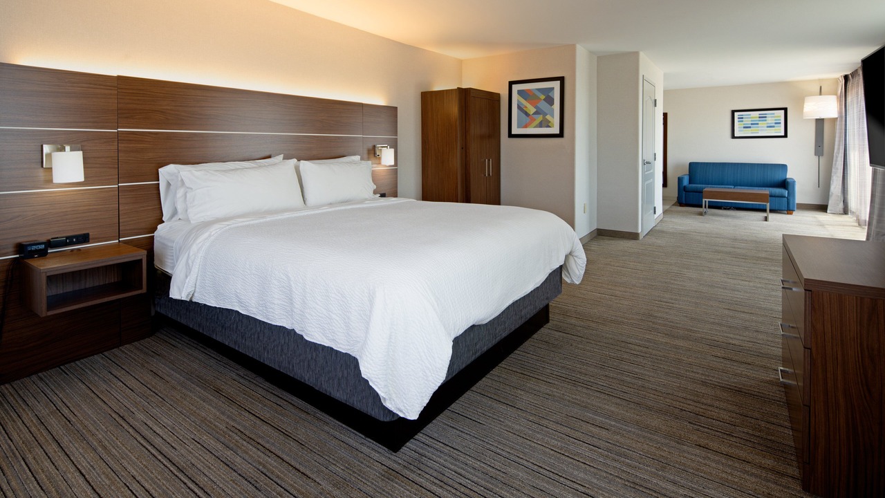 Photo of Bedroom in Raisin