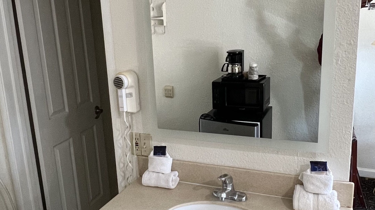 Photo of Bathroom in Hanford