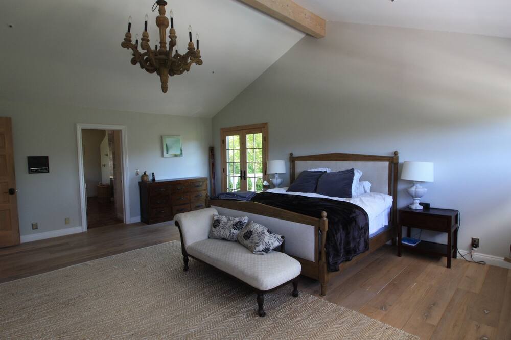 Photo of Bedroom in Orinda