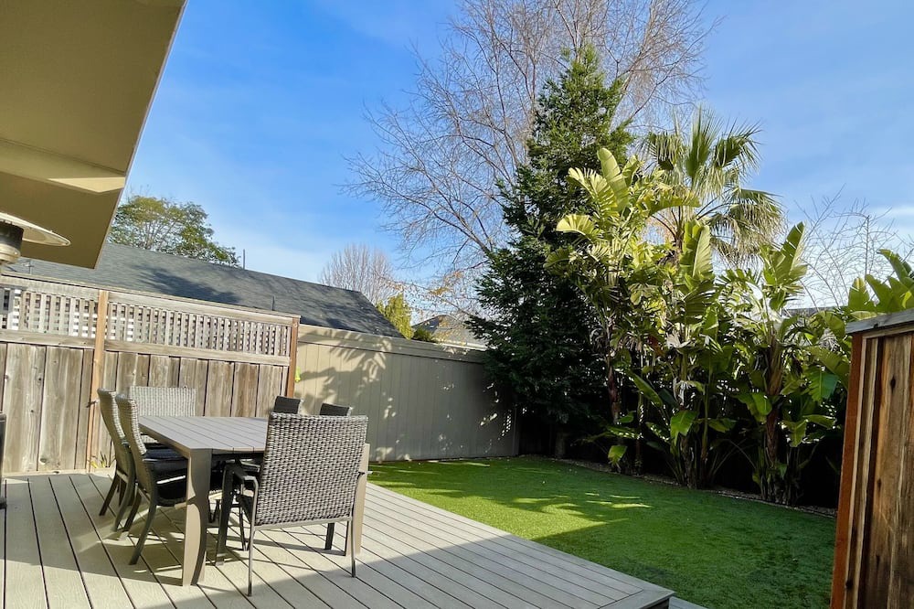 Photo of Patio Balcony in Picnic Valley