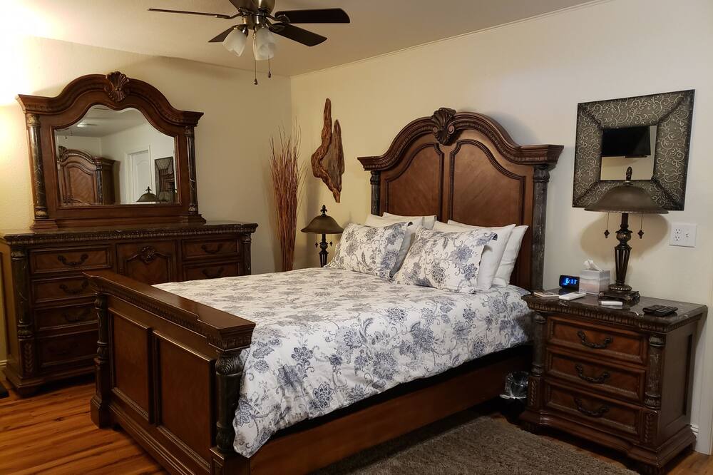 Photo of Bedroom in Coarsegold