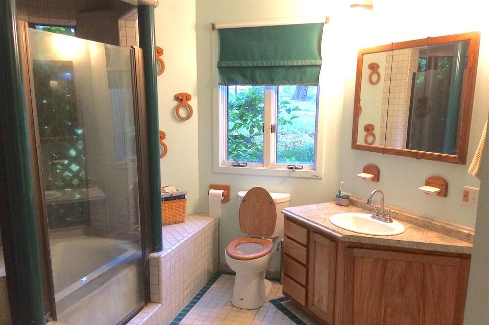 Photo of Bathroom in Half Moon Bay