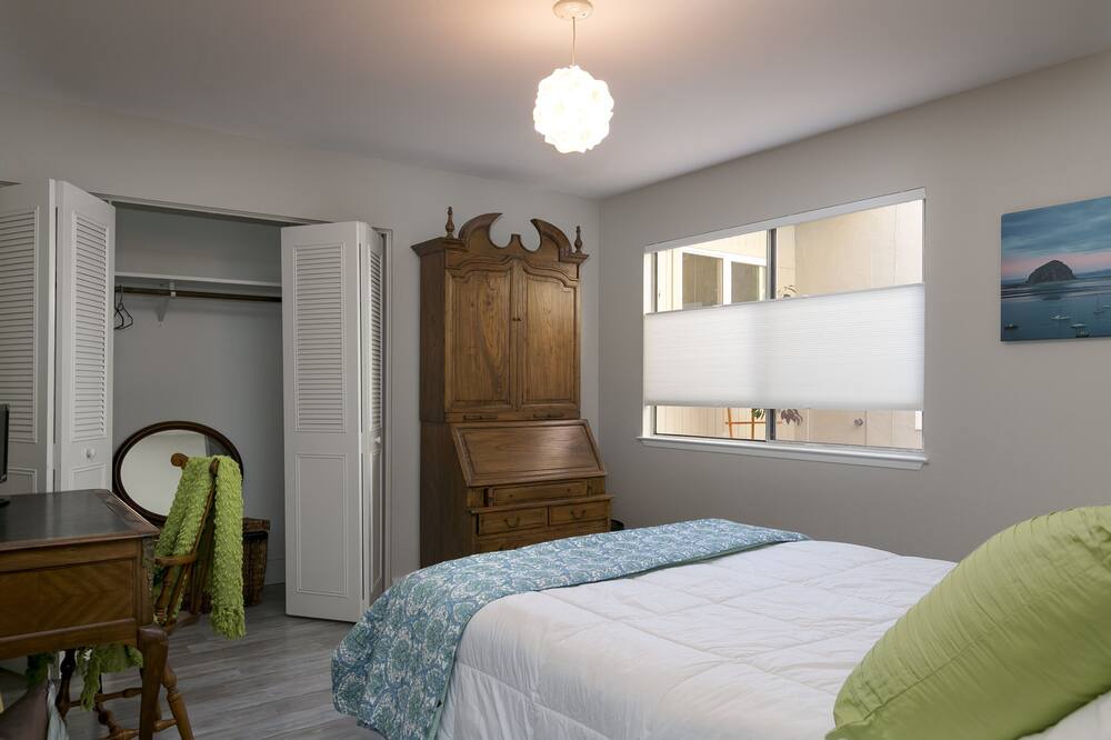 Photo of Bedroom in Baywood-Los Osos