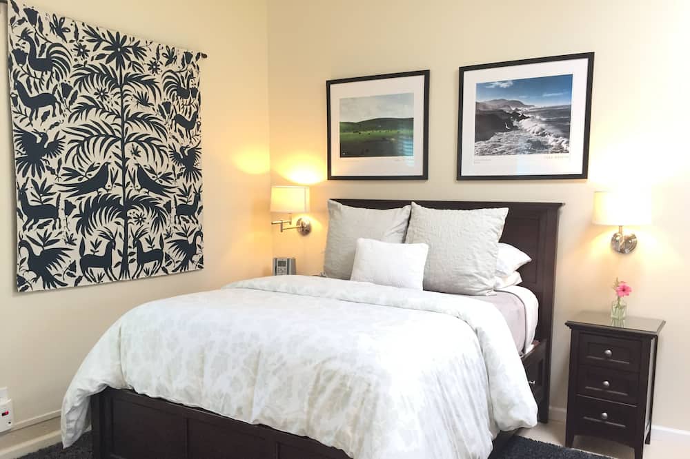 Photo of Bedroom in Downtown Monterey