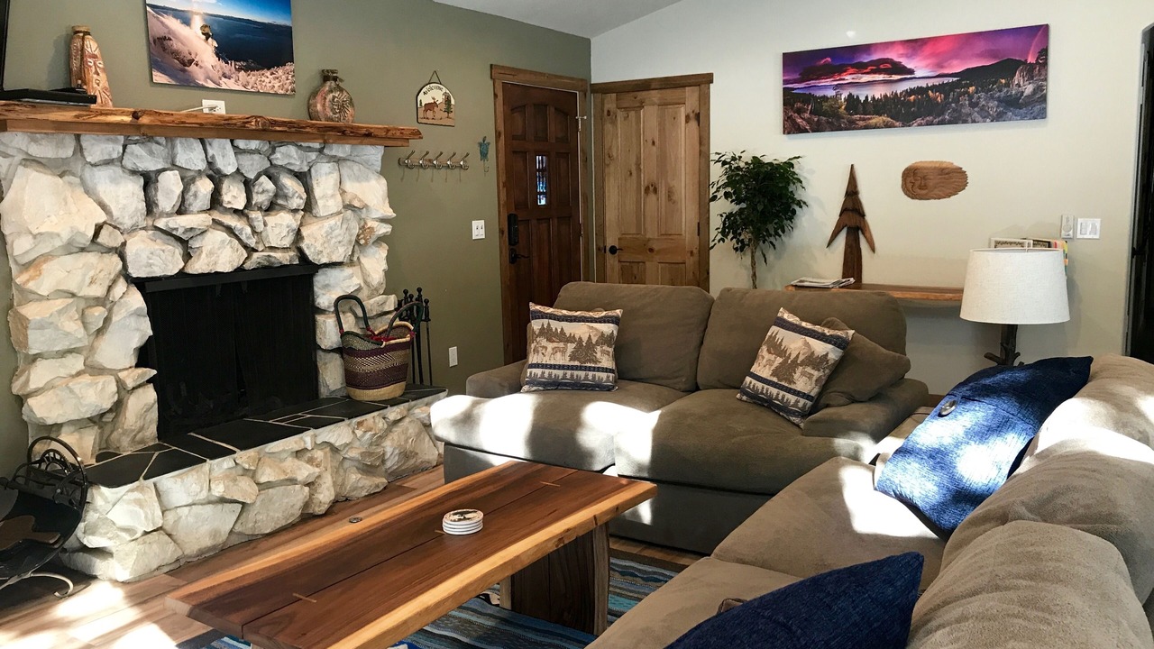 Photo of Livingroom in Pioneer Trail