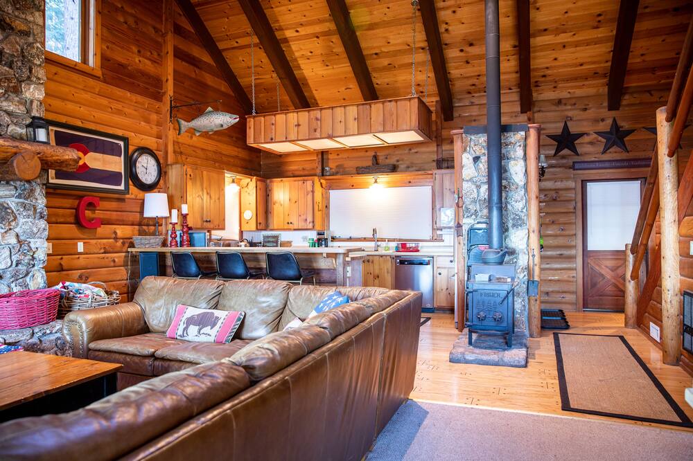 Photo of Livingroom in Lake Almanor West