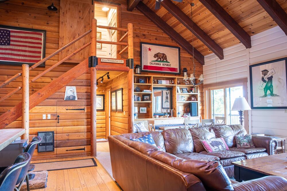 Photo of Livingroom in Lake Almanor West