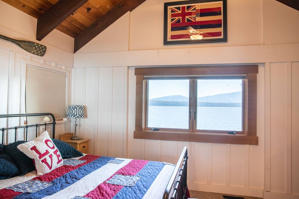 Photo of Bedroom in Lake Almanor West