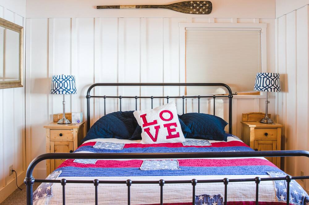 Photo of Bedroom in Lake Almanor West