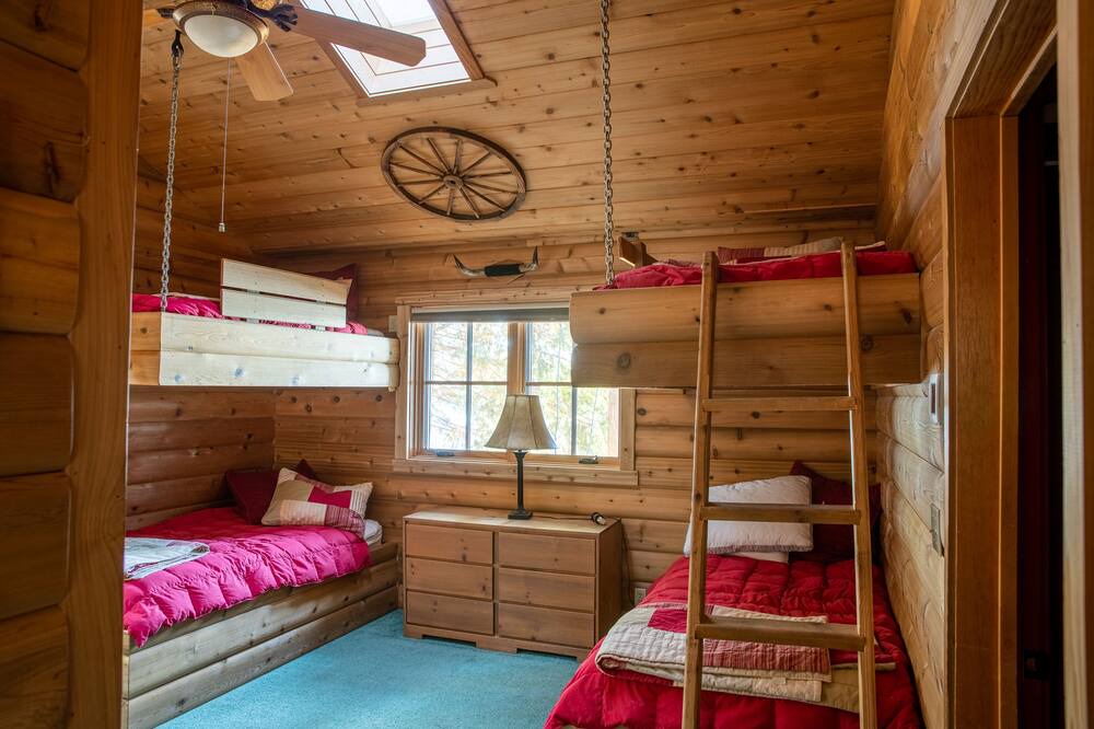 Photo of Bedroom in Lake Almanor West
