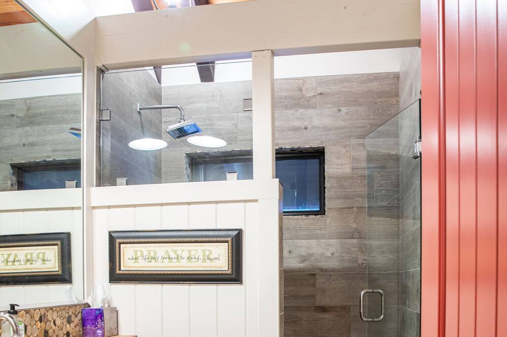 Photo of Bathroom in Lake Almanor West