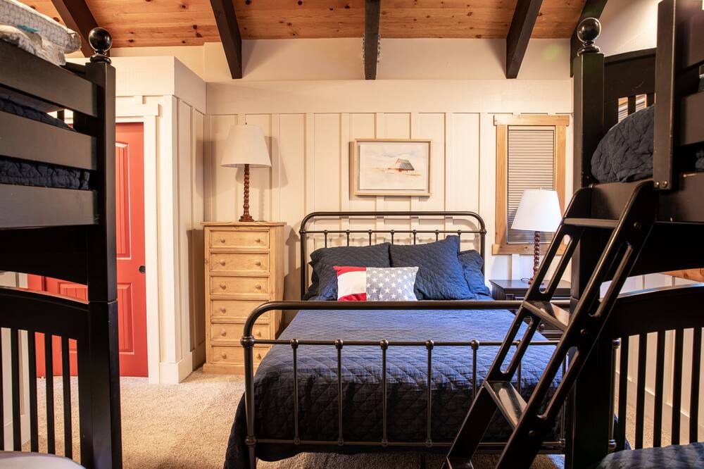 Photo of Bedroom in Lake Almanor West