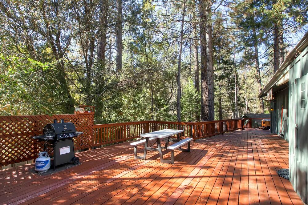 Photo of Patio Balcony in Yosemite Forks