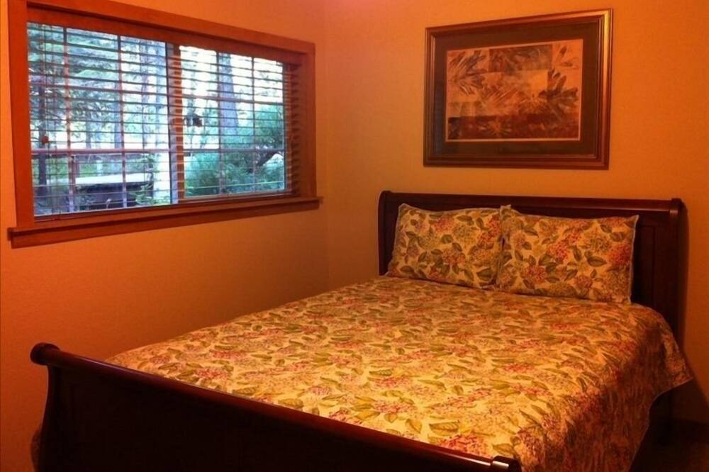 Photo of Bedroom in Fish Camp