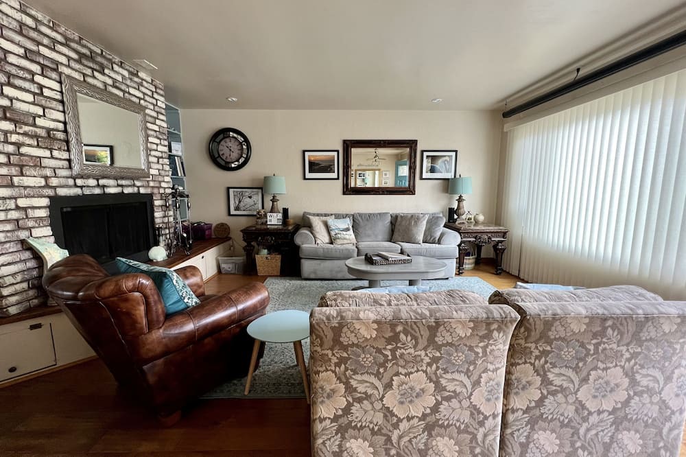 Photo of Livingroom in Morro Bay