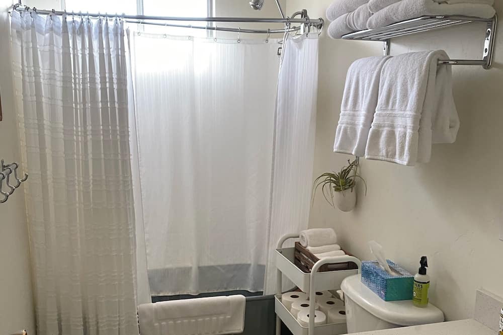 Photo of Bathroom in Kaweah