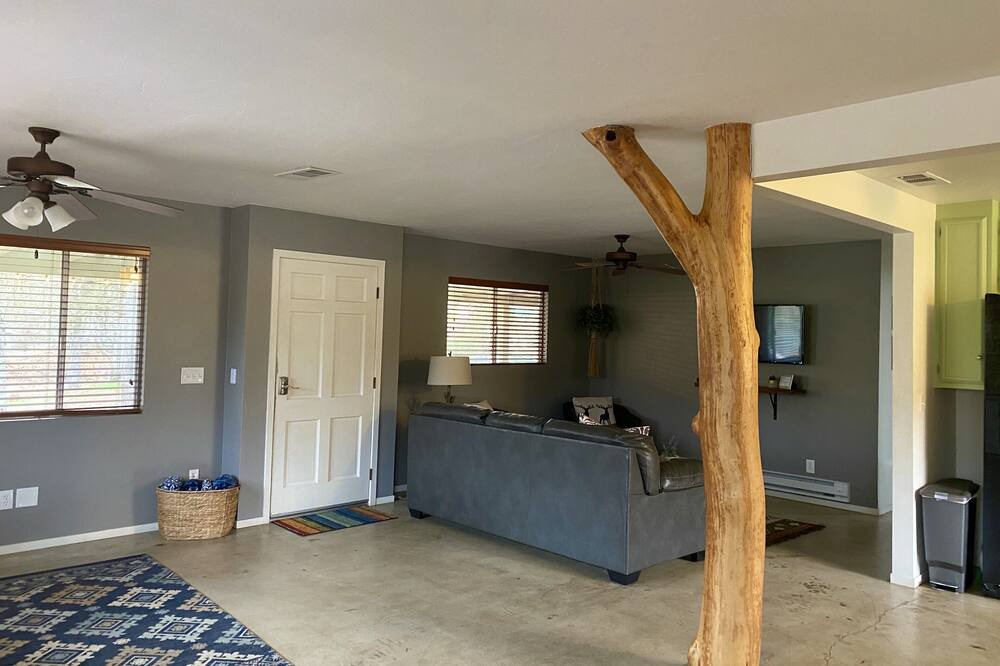 Photo of Livingroom in Kaweah