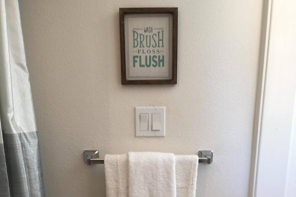 Photo of Bathroom in Noddin