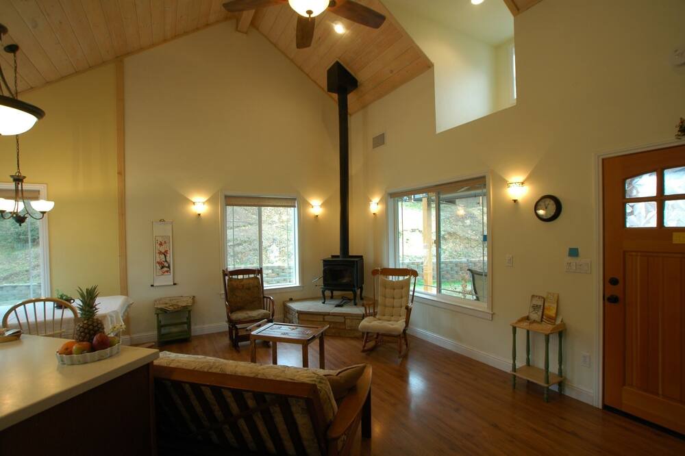 Photo of Bedroom in Oakhurst