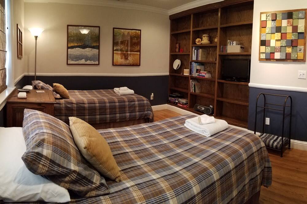 Photo of Bedroom in Oakhurst