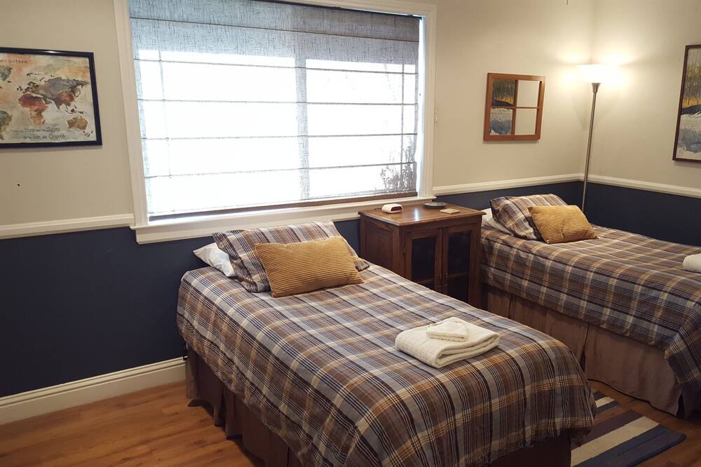 Photo of Bedroom in Oakhurst