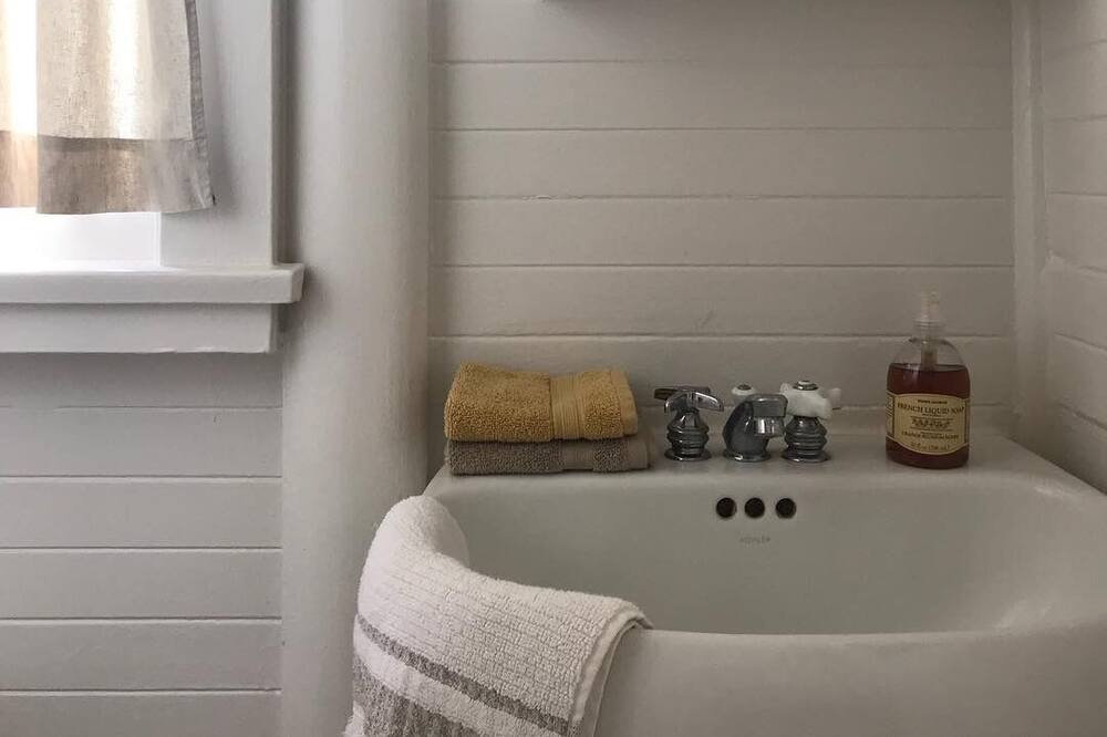 Photo of Bathroom in Happy Hill