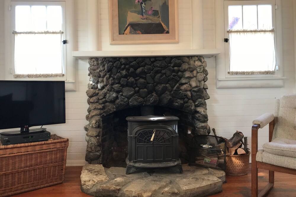 Photo of Livingroom in Happy Hill