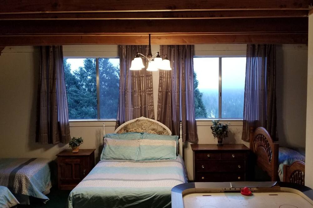 Photo of Bedroom in Cold Springs