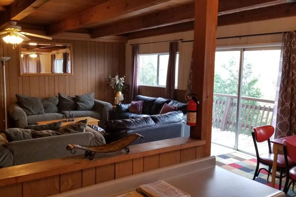 Photo of Livingroom in Cold Springs