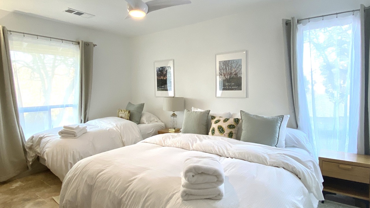 Photo of Bedroom in Yosemite Lakes
